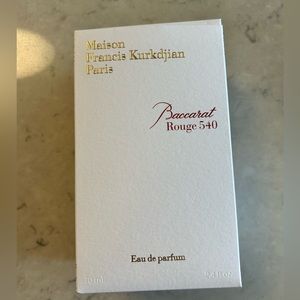 Baccarat Rouge 540 box